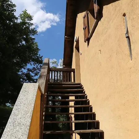 Rifugio Casa Ressia Хостел Сасселло